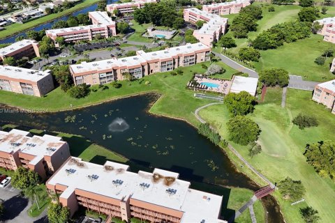 Condo in Sunrise, Florida, 1 bedroom  № 1293645 - photo 22