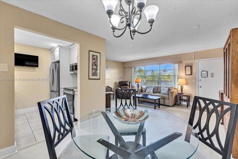 Condominio en venta en Pembroke Pines, Florida, 1 dormitorio, 65.22 m2 № 1227225 - foto 16