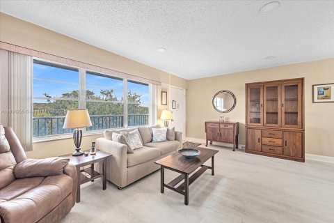 Condominio en venta en Pembroke Pines, Florida, 1 dormitorio, 65.22 m2 № 1227225 - foto 10