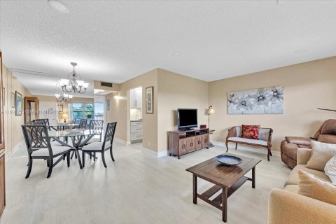 Condominio en venta en Pembroke Pines, Florida, 1 dormitorio, 65.22 m2 № 1227225 - foto 4