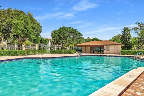 Condominio en venta en Pembroke Pines, Florida, 1 dormitorio, 65.22 m2 № 1227225 - foto 3