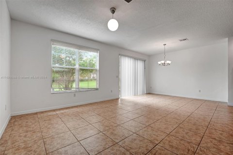 Adosado en venta en Davie, Florida, 3 dormitorios, 171.03 m2 № 1241976 - foto 19