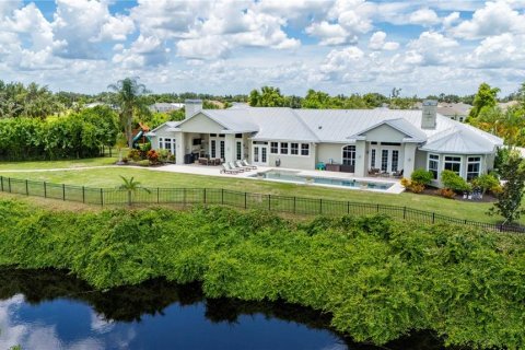 Villa ou maison à vendre à Punta Gorda, Floride: 4 chambres, 432.18 m2 № 1285754 - photo 3