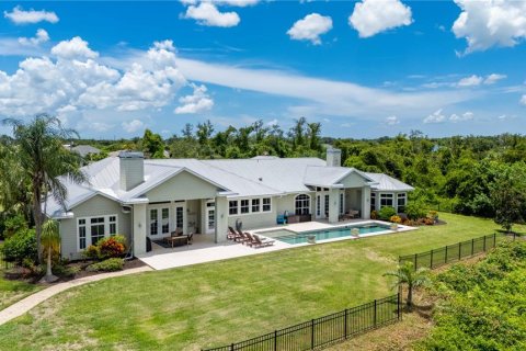 Villa ou maison à vendre à Punta Gorda, Floride: 4 chambres, 432.18 m2 № 1285754 - photo 4