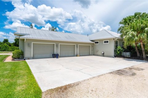 Villa ou maison à vendre à Punta Gorda, Floride: 4 chambres, 432.18 m2 № 1285754 - photo 6