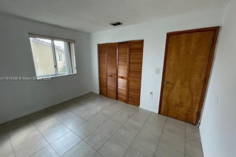 Casa en venta en Miami, Florida, 5 dormitorios, 186.55 m2 № 1397755 - foto 14