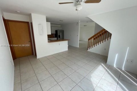 Casa en venta en Miami, Florida, 5 dormitorios, 186.55 m2 № 1397755 - foto 10