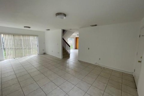 Casa en venta en Miami, Florida, 5 dormitorios, 186.55 m2 № 1397755 - foto 3