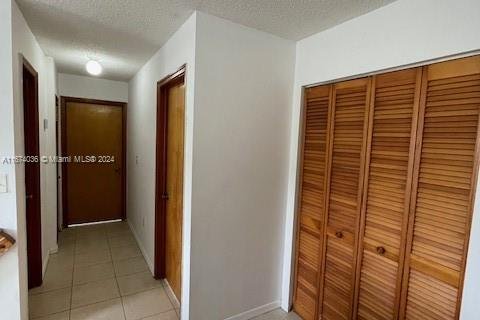 Casa en venta en Miami, Florida, 5 dormitorios, 186.55 m2 № 1397755 - foto 12