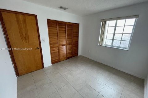 Casa en venta en Miami, Florida, 5 dormitorios, 186.55 m2 № 1397755 - foto 15