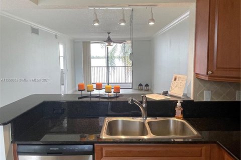 Condo in Oakland Park, Florida, 2 bedrooms  № 1060973 - photo 10