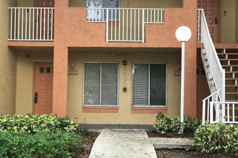 Condominio en venta en Coral Springs, Florida, 1 dormitorio, 75.81 m2 № 1044173 - foto 19