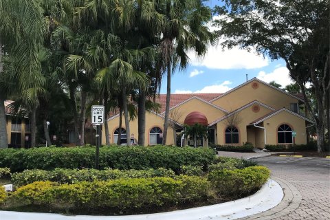 Condo in Coral Springs, Florida, 1 bedroom  № 1044173 - photo 4