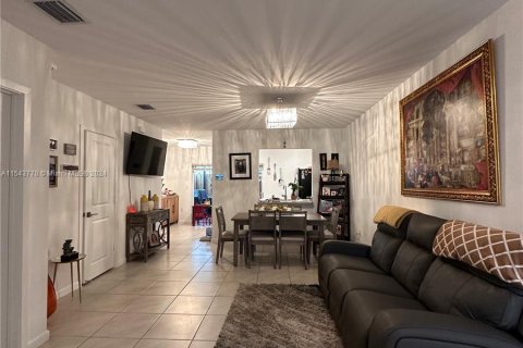 Casa en venta en Florida City, Florida, 3 dormitorios, 118.17 m2 № 1044826 - foto 6