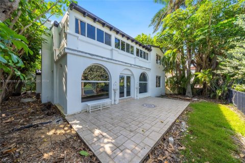 Villa ou maison à vendre à Miami Beach, Floride: 5 chambres, 349.5 m2 № 1076380 - photo 1