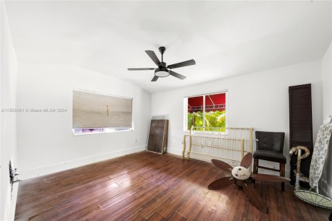 House in Miami Beach, Florida 5 bedrooms, 349.5 sq.m. № 1076380 - photo 23