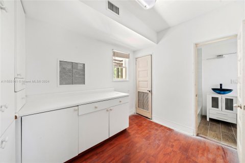 Casa en venta en Miami Beach, Florida, 5 dormitorios, 349.5 m2 № 1076380 - foto 20