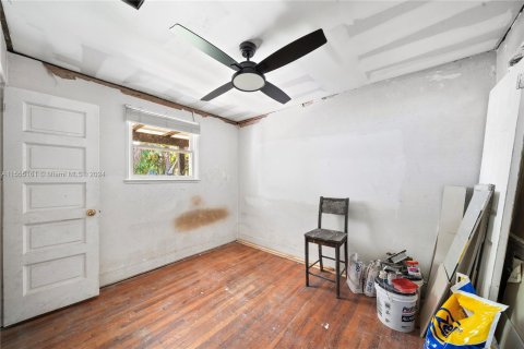 Casa en venta en Miami Beach, Florida, 5 dormitorios, 349.5 m2 № 1076380 - foto 22