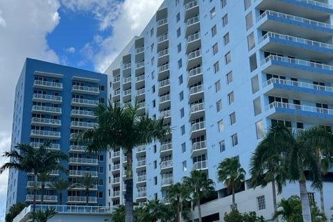 Copropriété à vendre à West Palm Beach, Floride: 2 chambres, 109.16 m2 № 1047640 - photo 3