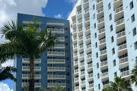 Copropriété à vendre à West Palm Beach, Floride: 2 chambres, 109.16 m2 № 1047640 - photo 2