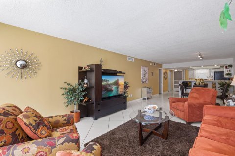 Condo in Fort Lauderdale, Florida, 2 bedrooms  № 1040562 - photo 22