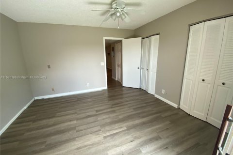 Condominio en venta en Pembroke Pines, Florida, 1 dormitorio, 63.64 m2 № 1033347 - foto 10