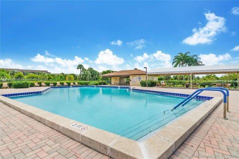 Condominio en venta en Pembroke Pines, Florida, 1 dormitorio, 63.64 m2 № 1033347 - foto 19