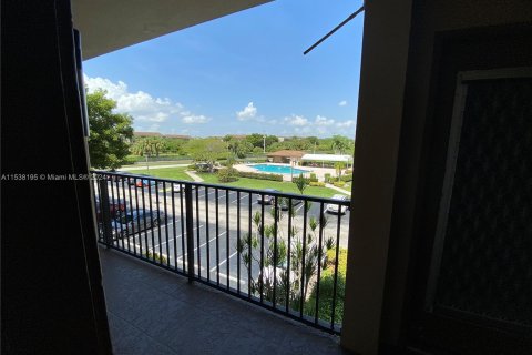 Condominio en venta en Pembroke Pines, Florida, 1 dormitorio, 63.64 m2 № 1033347 - foto 16