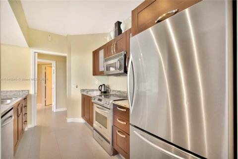 Condo in Aventura, Florida, 2 bedrooms  № 1033286 - photo 9