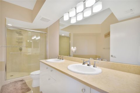 Condo in Aventura, Florida, 2 bedrooms  № 1033286 - photo 16