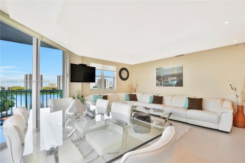 Condominio en venta en Aventura, Florida, 2 dormitorios, 121.89 m2 № 1033286 - foto 4