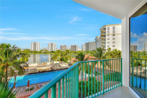 Condo in Aventura, Florida, 2 bedrooms  № 1033286 - photo 14