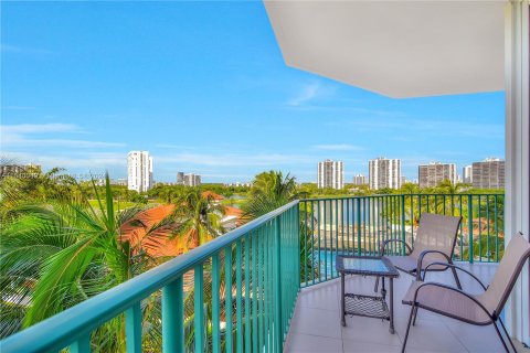 Condo in Aventura, Florida, 2 bedrooms  № 1033286 - photo 13