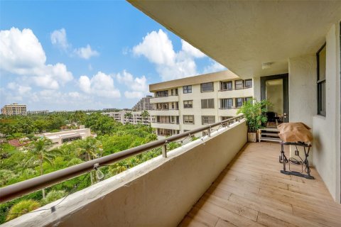 Condo in Key Biscayne, Florida, 2 bedrooms  № 1384279 - photo 9