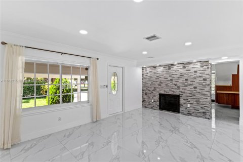 Casa en venta en Miami, Florida, 3 dormitorios, 234.95 m2 № 1384367 - foto 4