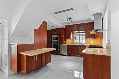 Casa en venta en Miami, Florida, 3 dormitorios, 234.95 m2 № 1384367 - foto 7