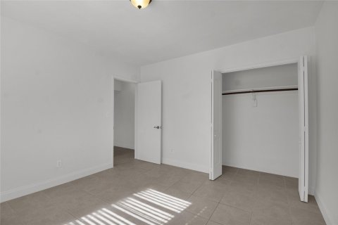 Apartment in Hollywood, Florida 1 bedroom № 1029397 - photo 1