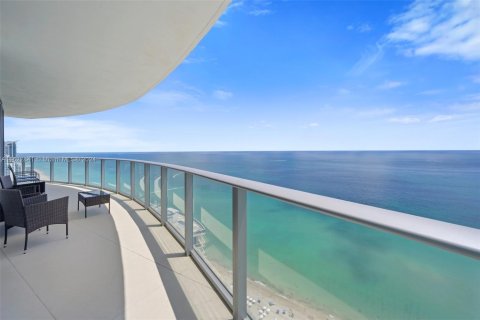 Condo in Hollywood, Florida, 2 bedrooms  № 1291079 - photo 19