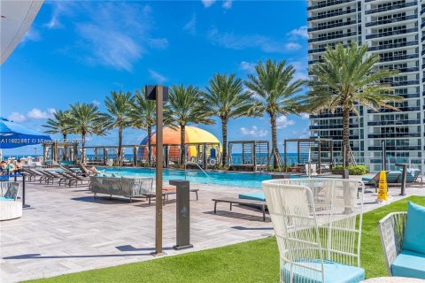 Copropriété à vendre à Hollywood, Floride: 2 chambres, 106.37 m2 № 1291079 - photo 26