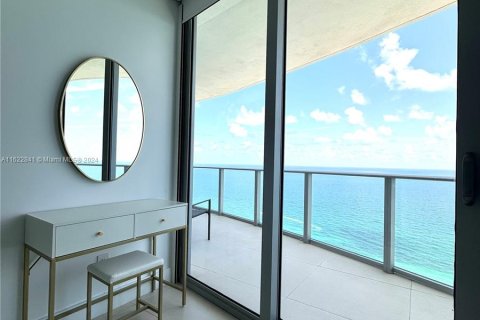 Copropriété à vendre à Hollywood, Floride: 2 chambres, 106.37 m2 № 1291079 - photo 12