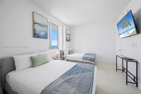 Condo in Hollywood, Florida, 2 bedrooms  № 1291079 - photo 16