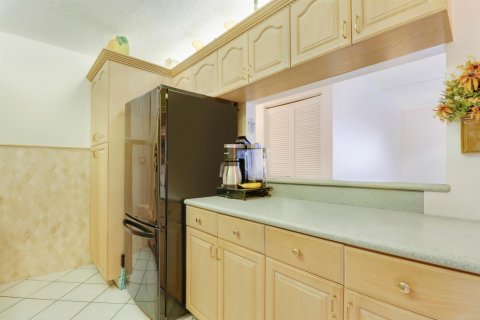 Condo in Jensen Beach, Florida, 2 bedrooms  № 1171296 - photo 26