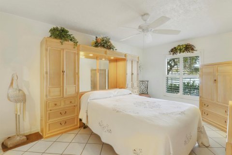 Condo in Jensen Beach, Florida, 2 bedrooms  № 1171296 - photo 24