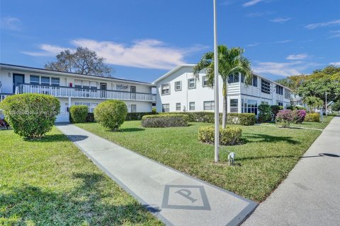 Condo in Deerfield Beach, Florida, 1 bedroom  № 1030919 - photo 22