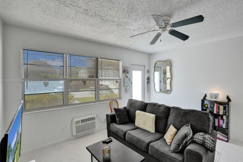 Condominio en venta en Deerfield Beach, Florida, 1 dormitorio, 54.35 m2 № 1030919 - foto 7