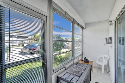 Condo in Deerfield Beach, Florida, 1 bedroom  № 1030919 - photo 15