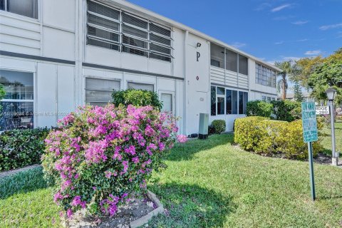 Condo in Deerfield Beach, Florida, 1 bedroom  № 1030919 - photo 23