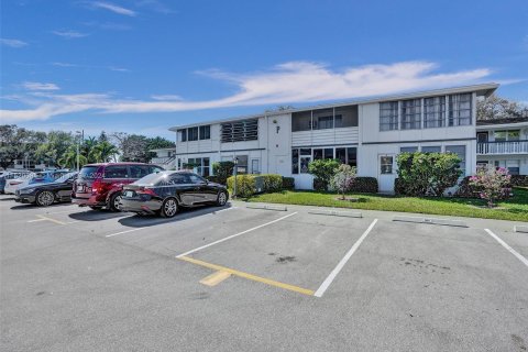 Condo in Deerfield Beach, Florida, 1 bedroom  № 1030919 - photo 24