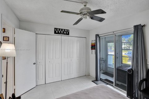 Condo in Deerfield Beach, Florida, 1 bedroom  № 1030919 - photo 12