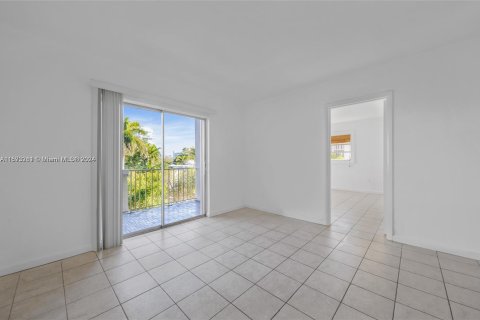 Condominio en venta en Bay Harbor Islands, Florida, 2 dormitorios, 97.83 m2 № 1396913 - foto 6